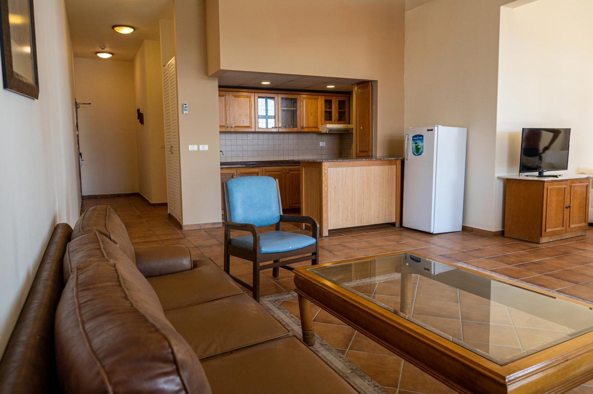 Jiyeh Marina Resort Hotel & Chalets Jieh Esterno foto