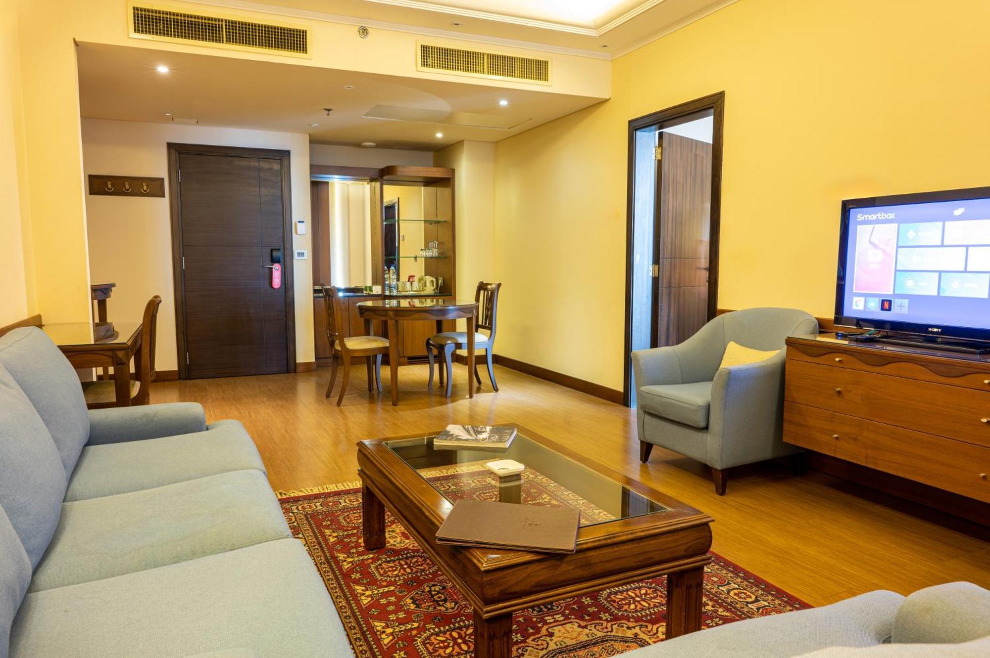 Jiyeh Marina Resort Hotel & Chalets Jieh Esterno foto